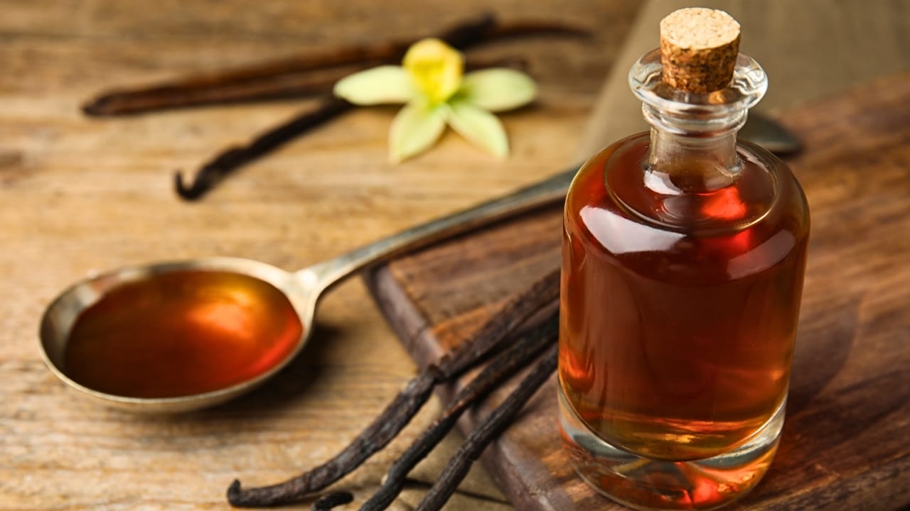 14 Natural Scents That Repel Mosquitoes: A Buzz-Free Summer Awaits - Vanilla Extract ss1580309158