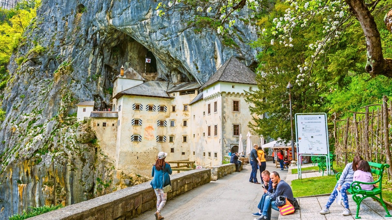 History’s Guardians: 15 Castles That Time Couldn’t Defeat - Predjama Castle Slovenia ss425730715 degm