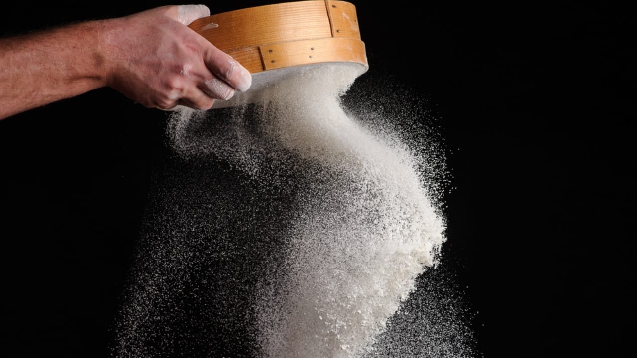 Flour Gone Bad? 5 Warning Signs to Watch For - flour sifter ss752947900