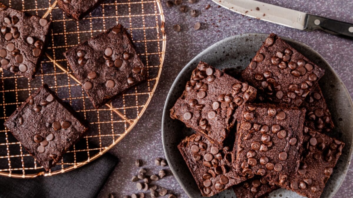 Satisfy Your Sweet Tooth With These 10 Diabetic-Friendly Desserts - Almond Flour Brownies ss1673651341