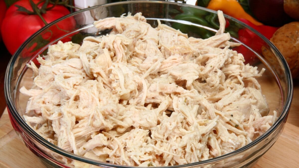 15 Foods That Can Help Your Sick Cat Start Eating Again - Boiled Chicken dp12951061