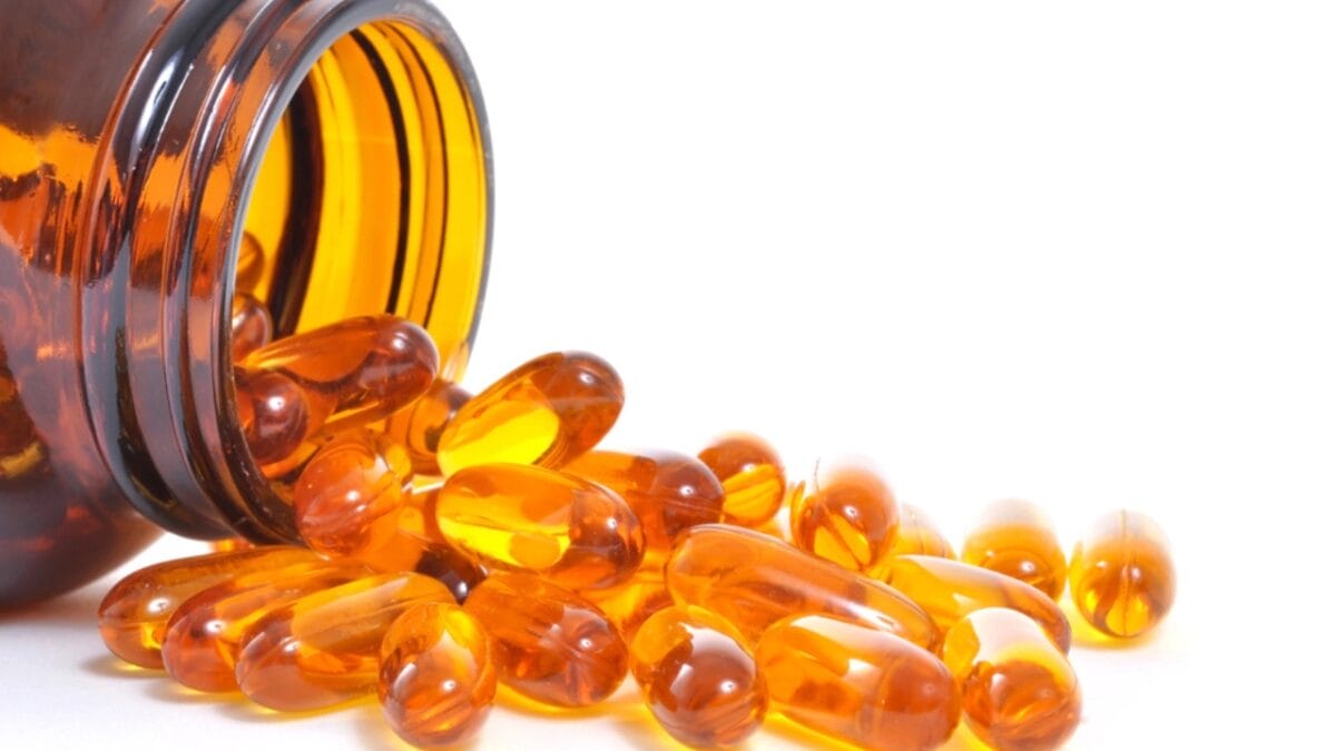 15 Foods That Can Help Your Sick Cat Start Eating Again - Fish Oil dp9717904