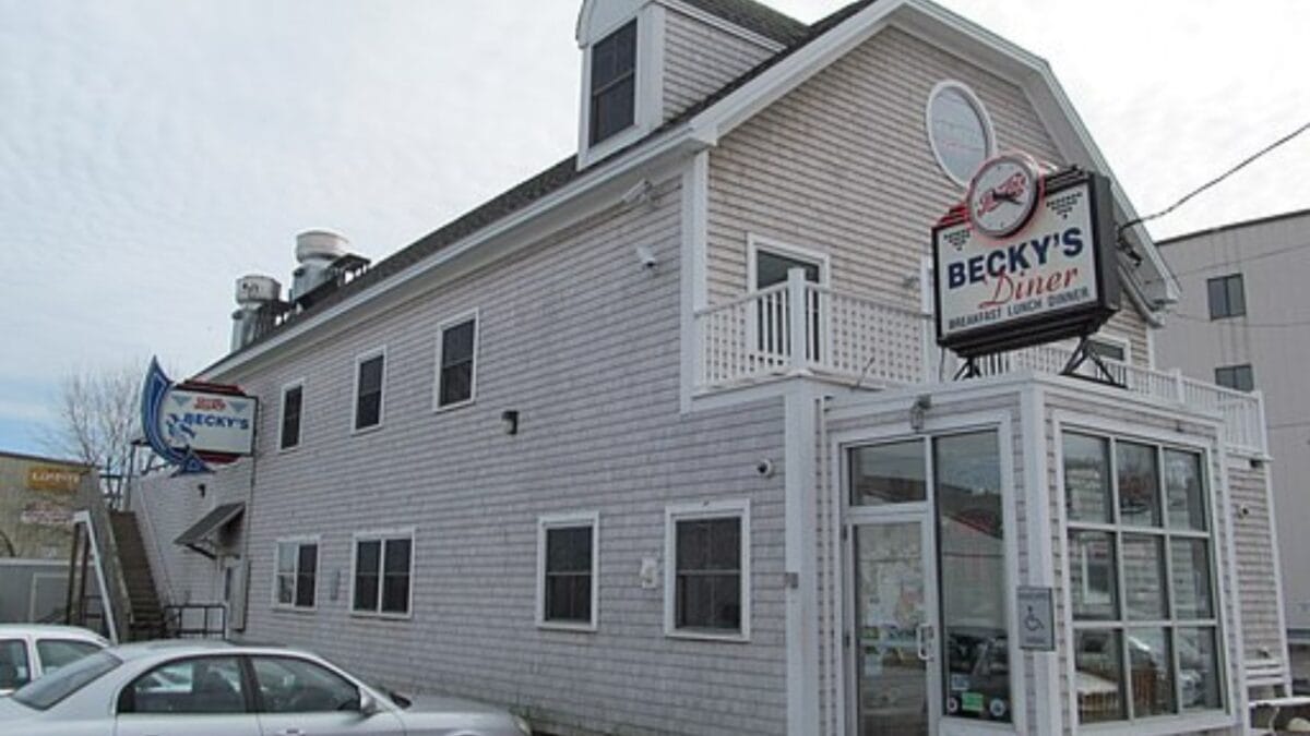 Where to Find the Best Cheap Breakfast in Every State - Maine wc