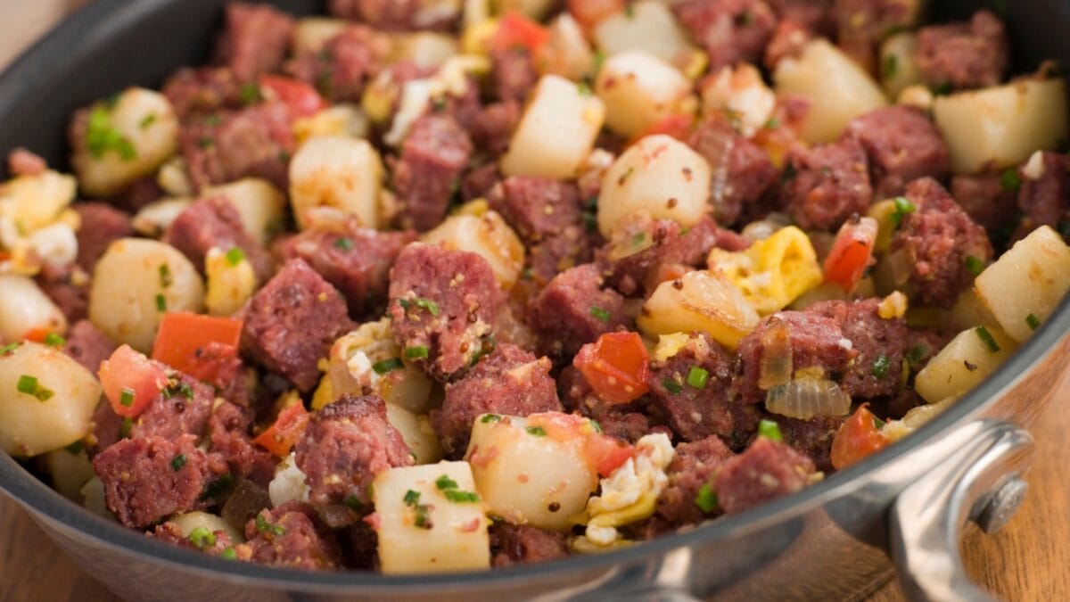 Where to Find the Best Cheap Breakfast in Every State - Massachusetts corned beef hash dp4766105