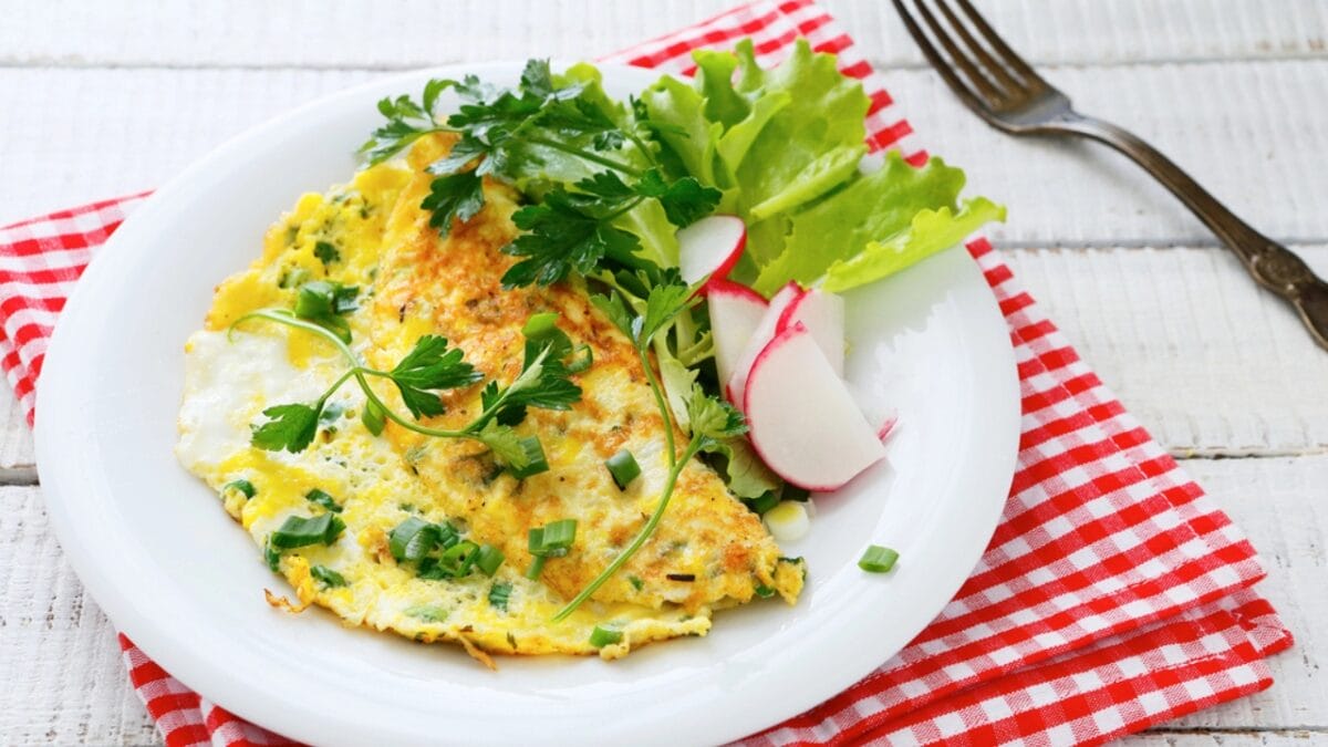 Where to Find the Best Cheap Breakfast in Every State - Michigan omelet dp46008067