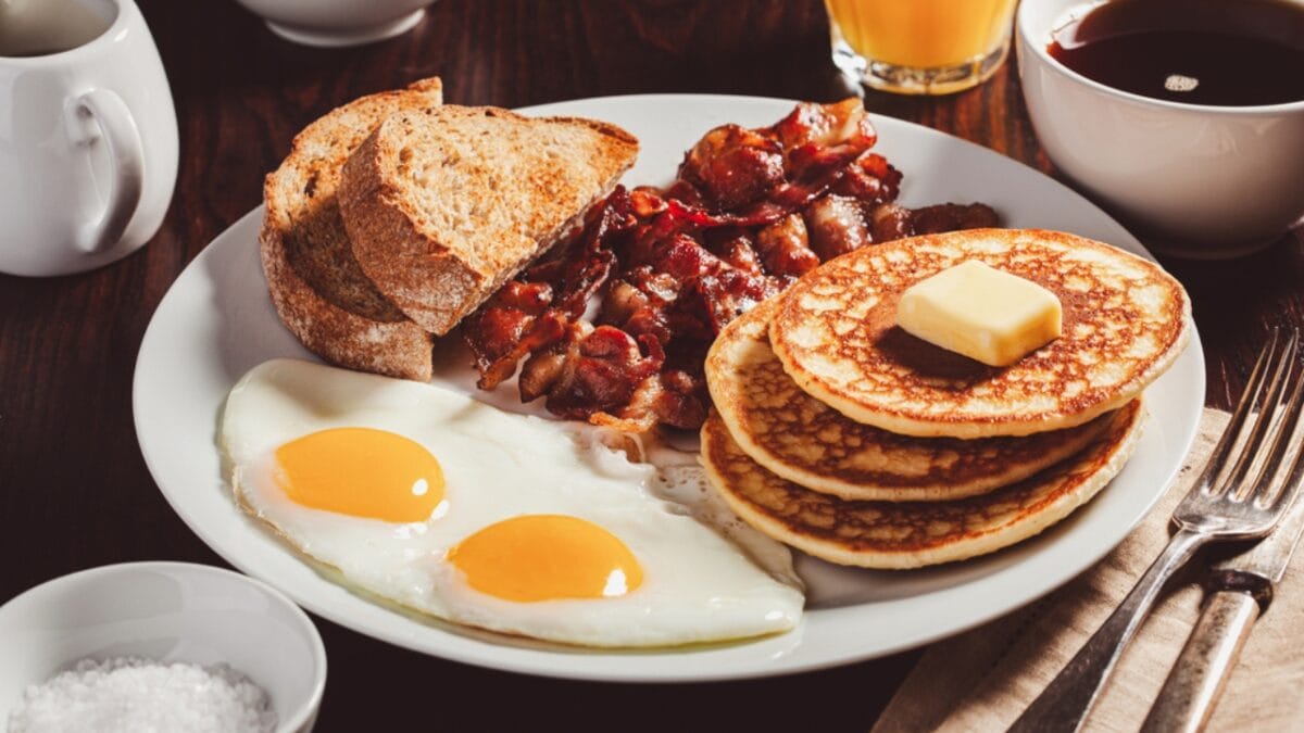 15 Vintage Homemaking Skills That Still Matter Today - Rhode Island breakfast 664451584