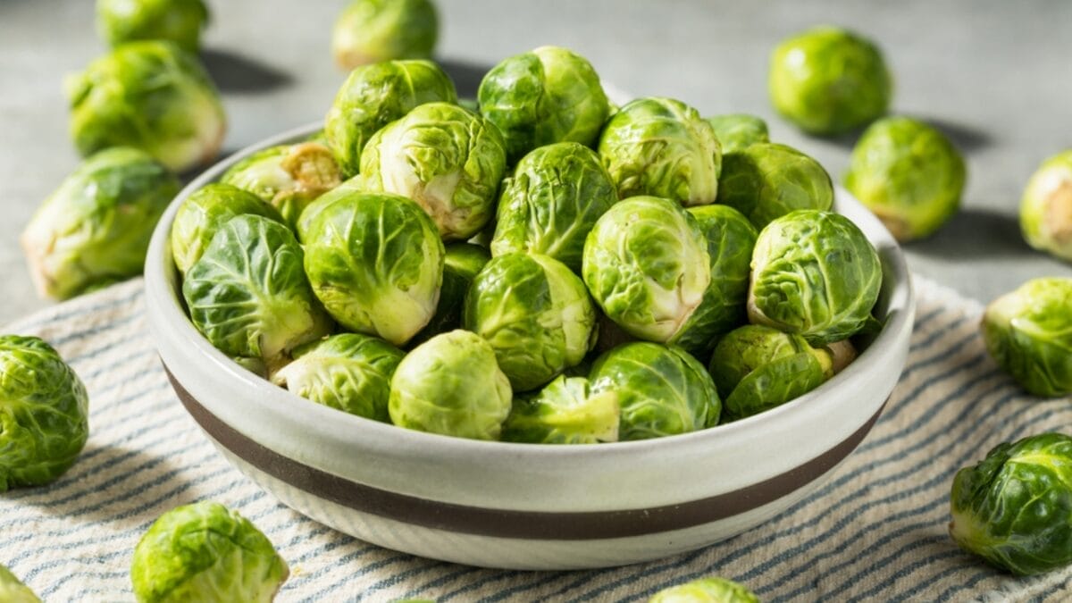 45% of Older Adults Have Age-Related Muscle Loss: 17 High-Protein Plants You Can Grow in Your Garden - brussels sprouts dp688718318