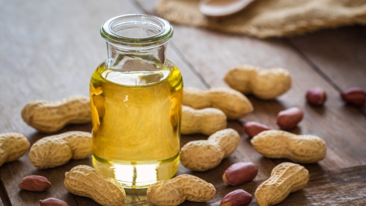 10 Must-Have Oils if You Want Juicy, Flavorful Steaks - peanut oil ss1094889128