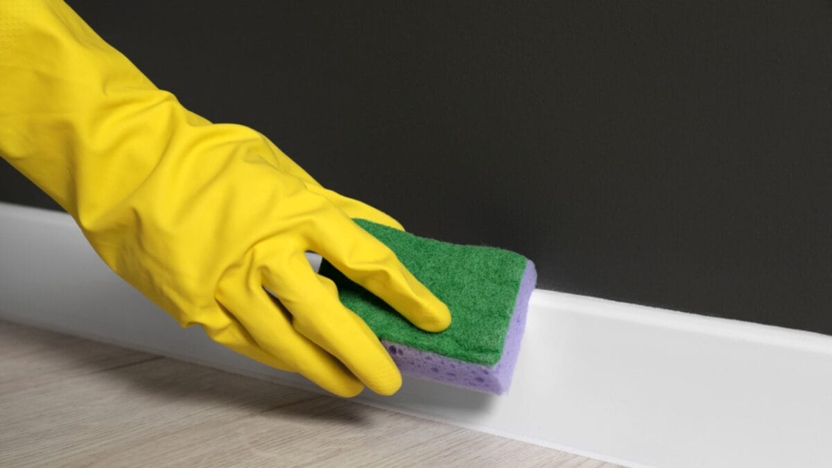 10 Weekly Cleaning Habits That Save Time & Keep Mess at Bay - sponge in baseboard duster dp645730996