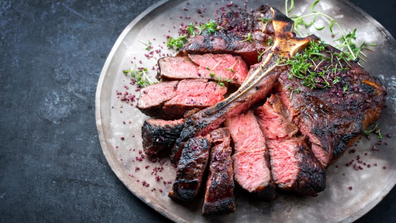 10 Must-Have Oils if You Want Juicy, Flavorful Steaks - steak food ss1674108466