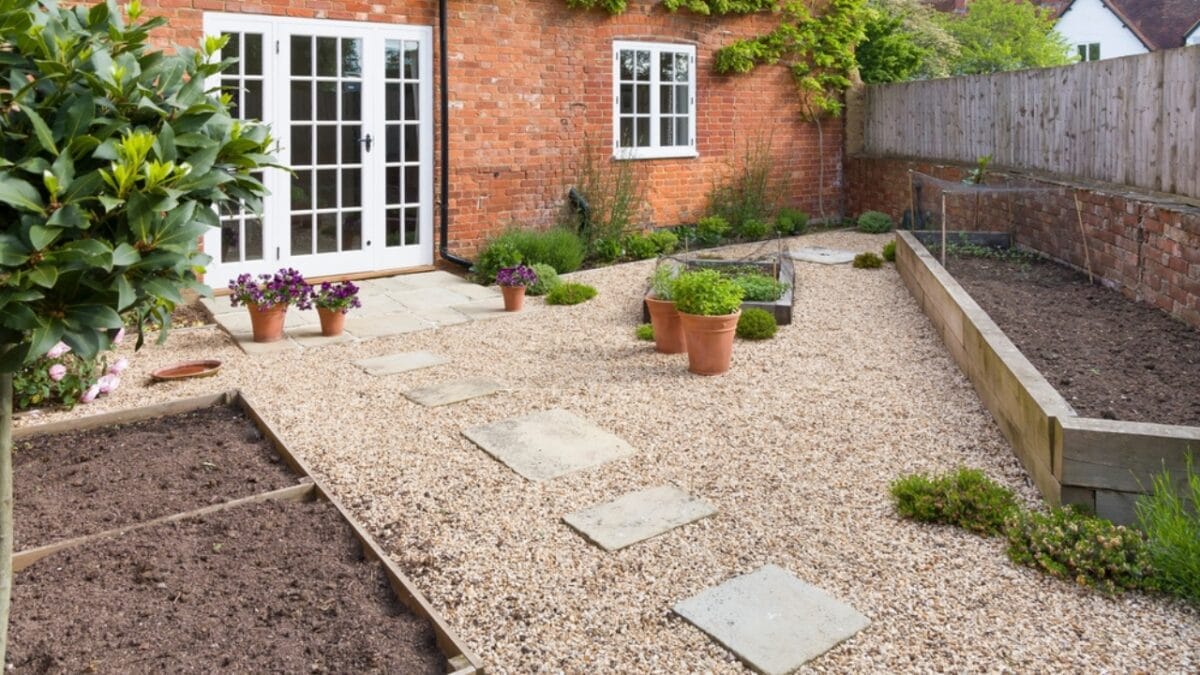 14 Easy & Creative DIY Ideas for a Beautiful Yard - stepping stone front door dp437659752
