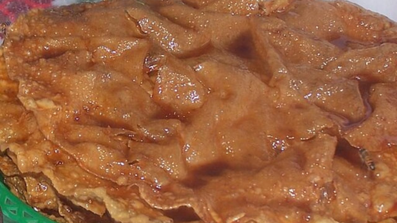 15 Irresistible Mexican Desserts & Treats You Should Try - Bunuelos wc