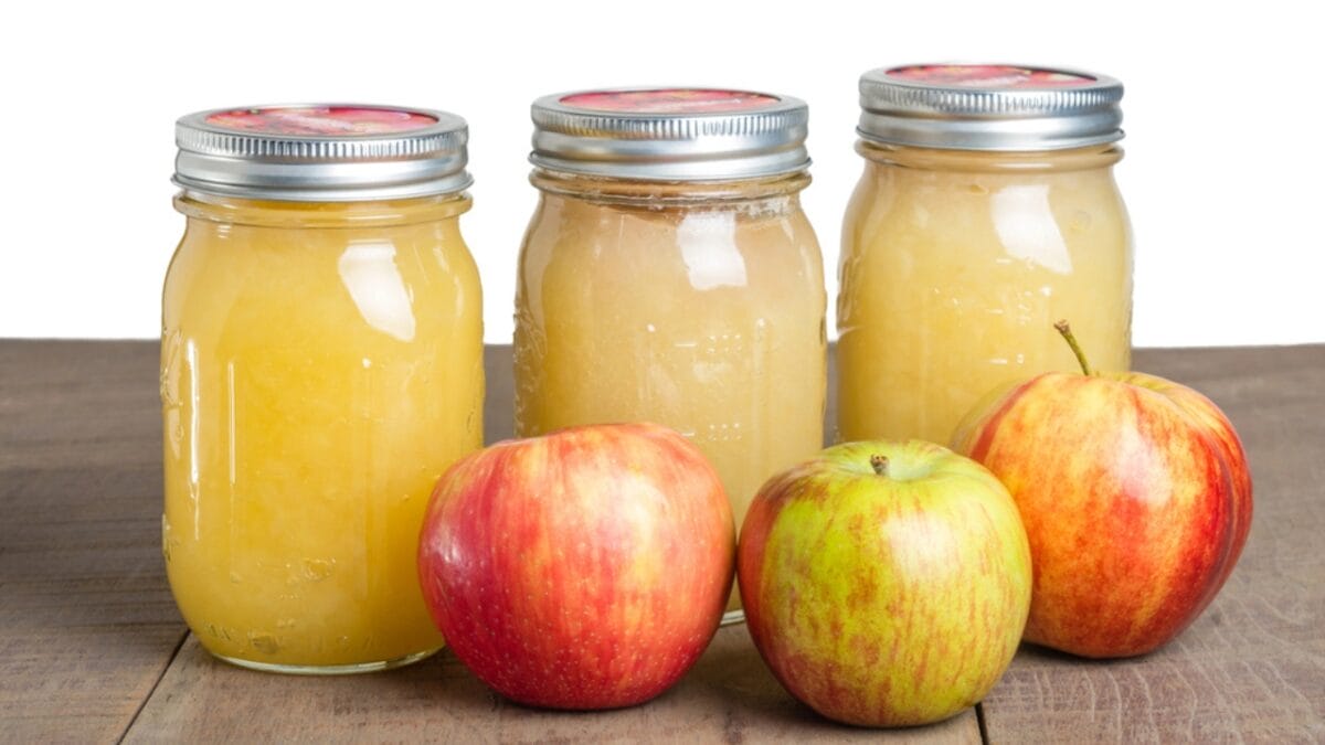 15 Foods You Can Easily Canned at Home Using the Boiling Water Method - apple sauce dp35991325