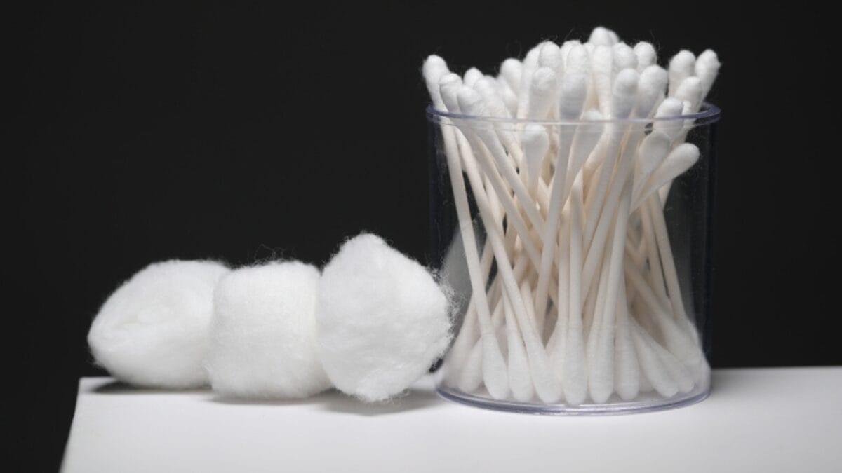 15 Things You Should Never Put Down Your Kitchen Drain - cotton ball ss1416058994