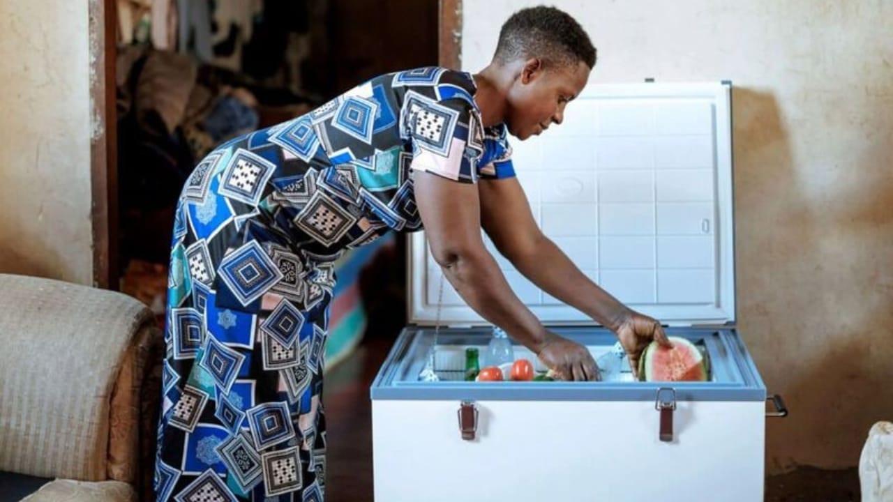Eco-Friendly Fridge Stays Cool for 40 Hours without Electricity - easy freeze 2