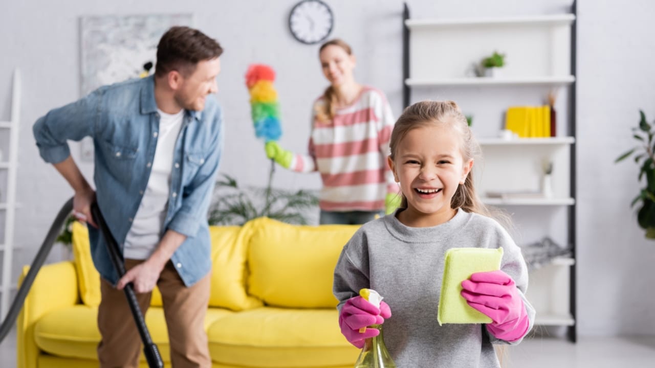 10 Weekly Cleaning Habits That Save Time & Keep Mess at Bay - family cleaning dp465530850