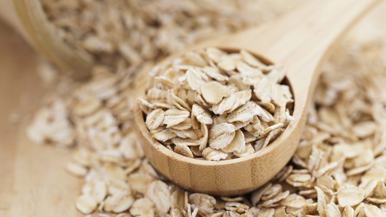 10 Common Kitchen Scraps You Can Safely Feed to Wild Birds