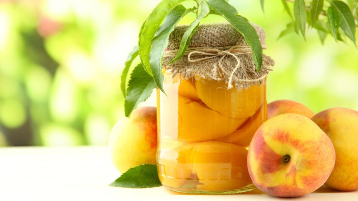 15 Foods You Can Easily Canned at Home Using the Boiling Water Method - peaches dp27242651