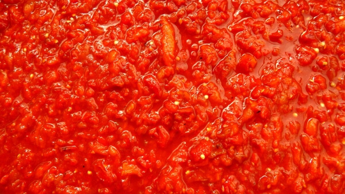 15 Foods You Can Easily Canned at Home Using the Boiling Water Method - salsa ss1499794895