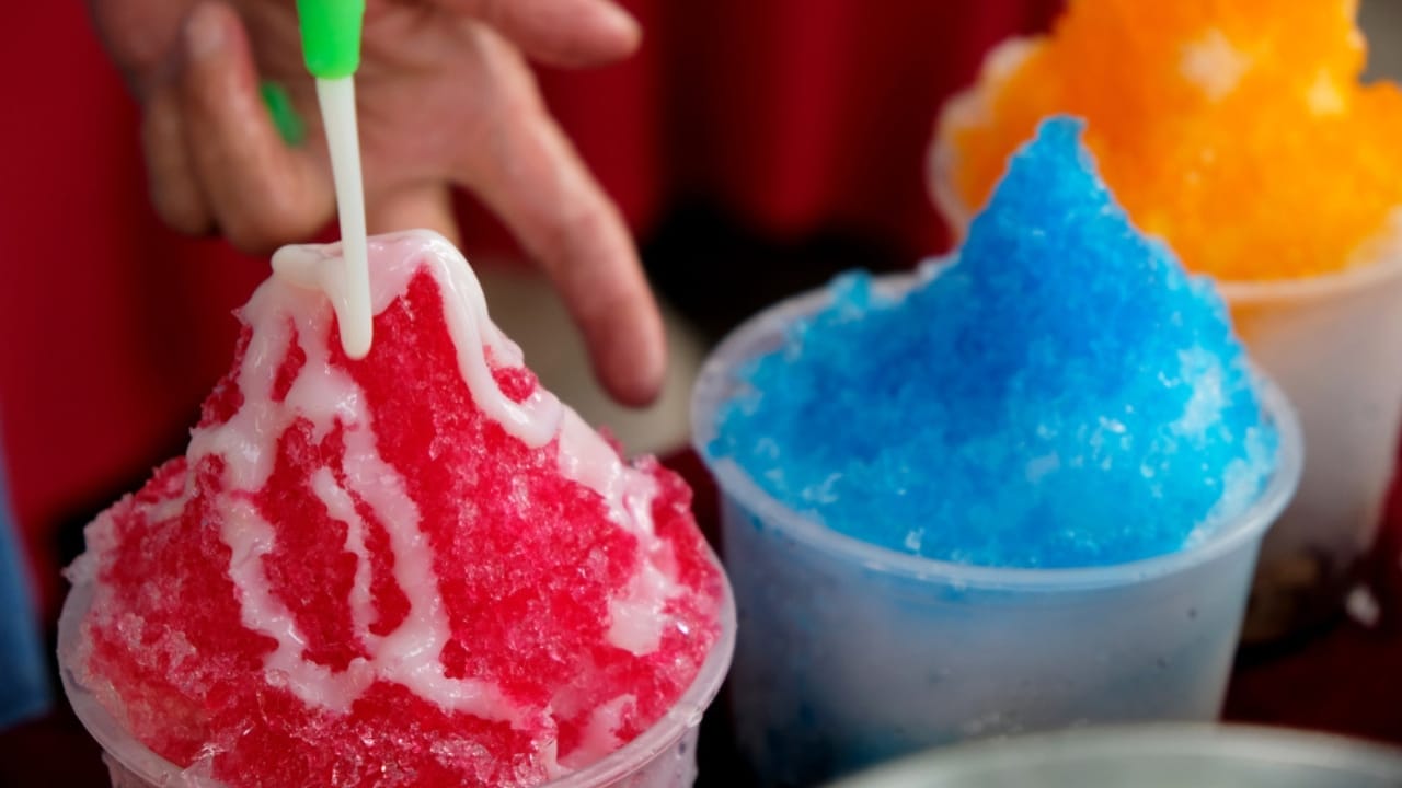 15 Irresistible Mexican Desserts & Treats You Should Try - shaved ice ss1489476458