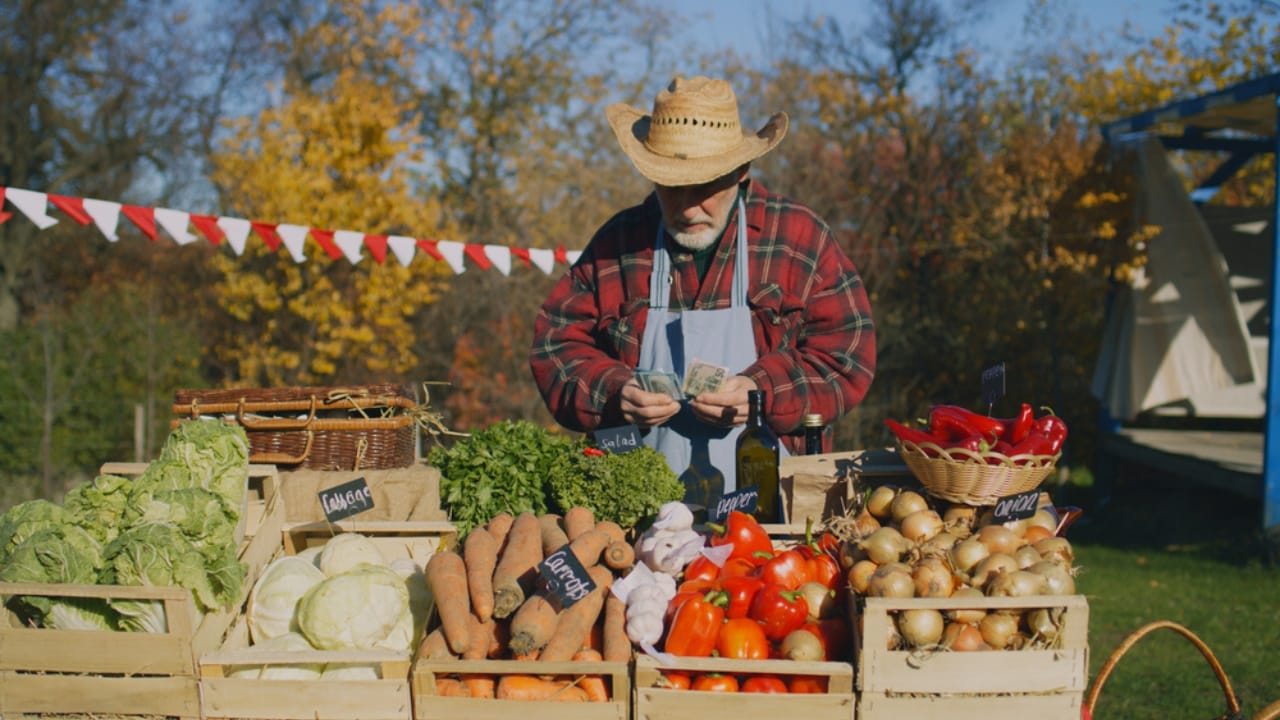 19 Ways to Slash Your Food Costs Without Sacrificing Quality - Community market dp623693134