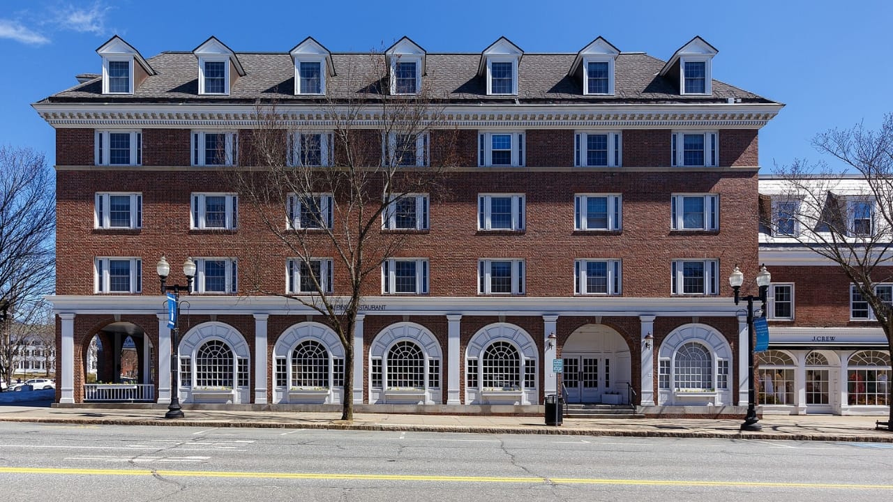50 of the Best Dog-Friendly Hotels in the U.S. - Hanover inn wc