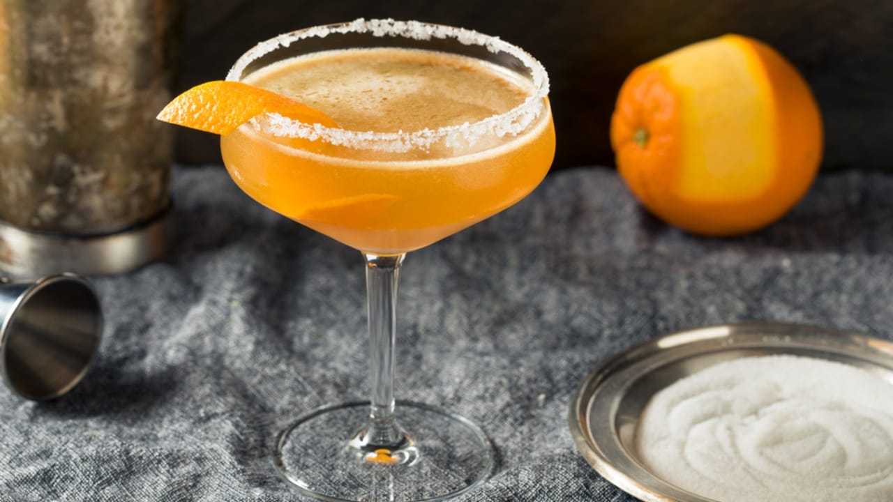 Mastering the Art of Simplicity: 20 Delicious 3-Ingredient Cocktails - Sidecar cocktail dp390383280