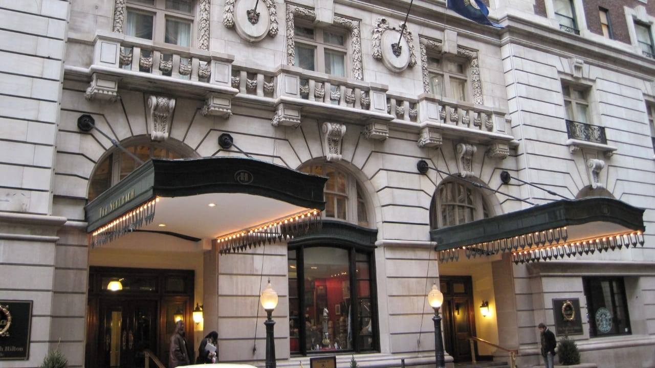50 of the Best Dog-Friendly Hotels in the U.S. - The Seelbach Hilton Louisville wc