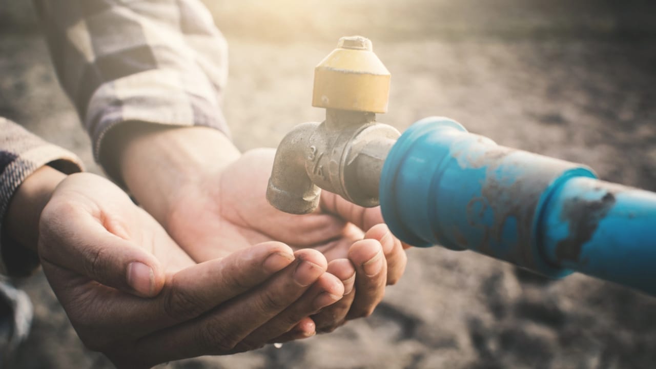 15 Global Hotspots Most Vulnerable to Water Crises - Female hands want to drink water dp188759420