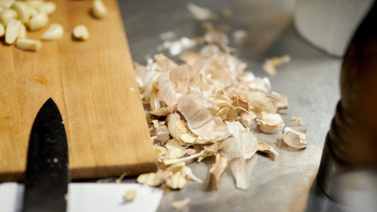 Improve Your Skin Naturally by Adding Garlic to Your Skincare Routine - Garlic Skin peels ss2293138227