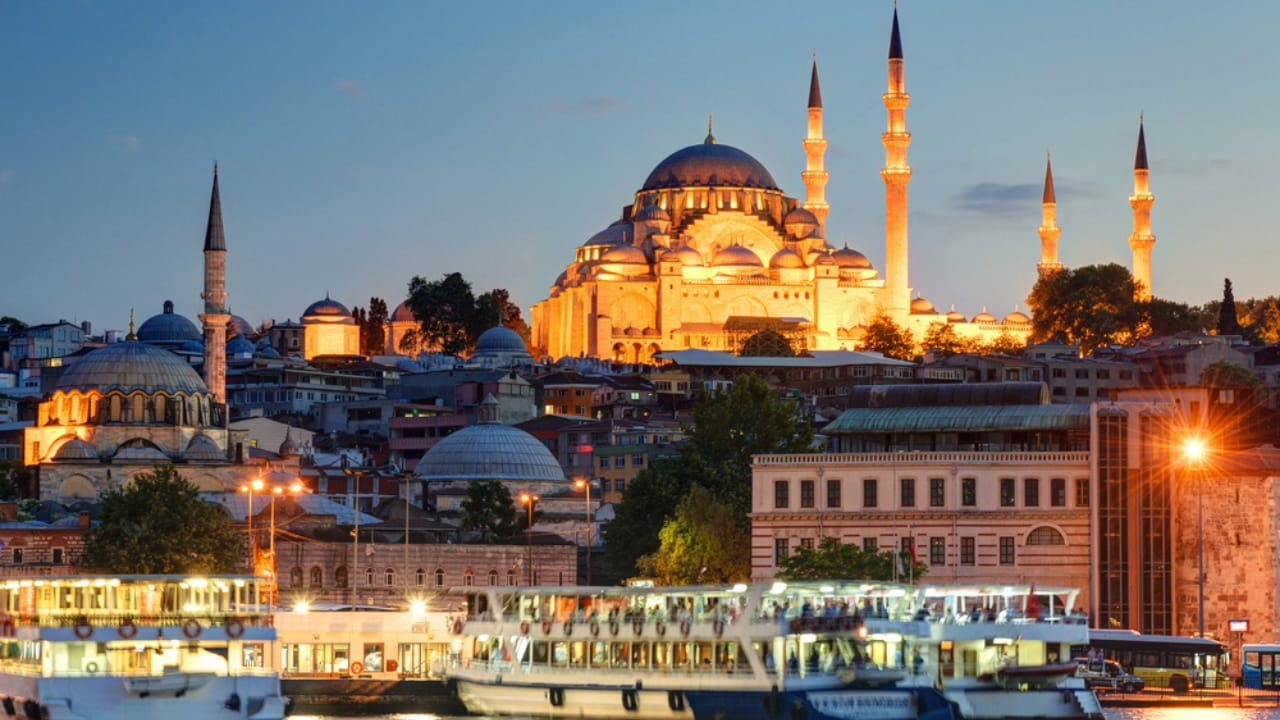 15 Global Hotspots Most Vulnerable to Water Crises - Istanbul Turkey dp26820293