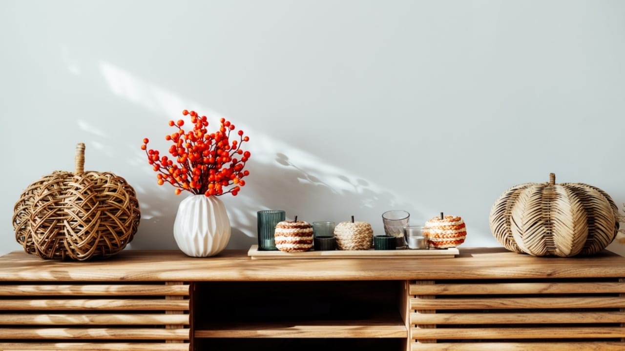 29 Fall Decor Tips for a Warm, Comfy & Inviting Home - cozy autumn home interior ss2347175793