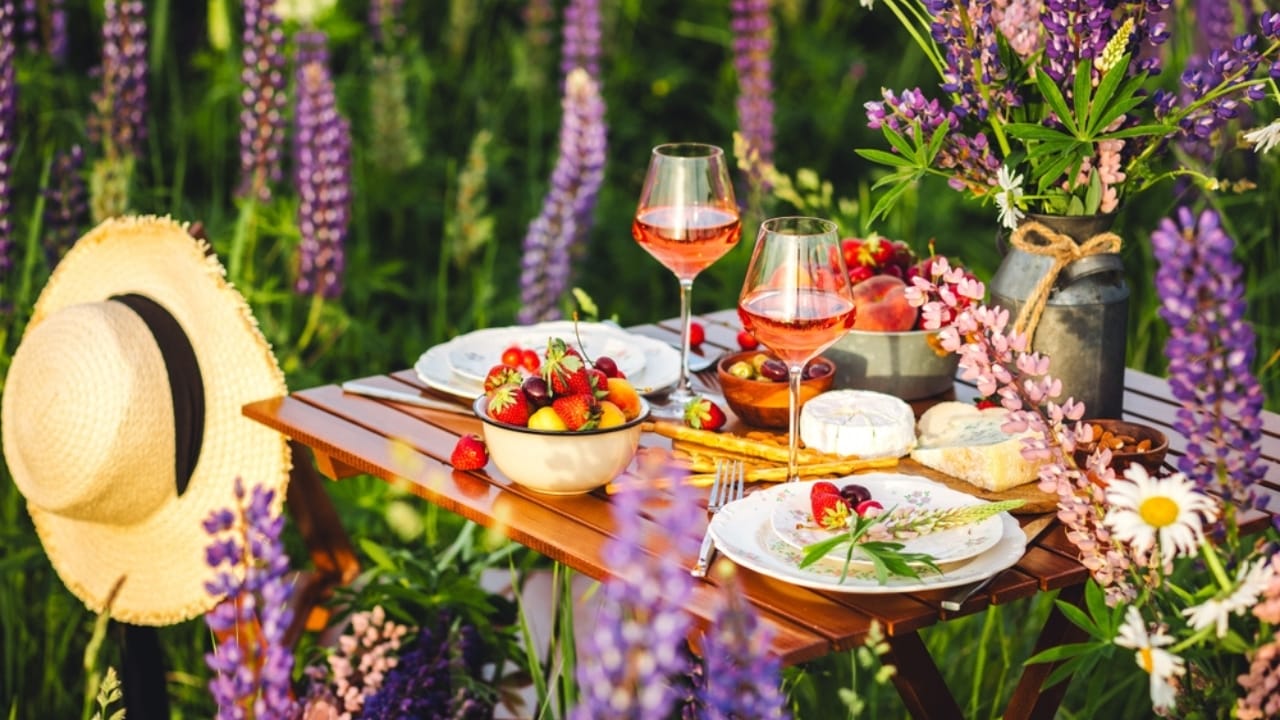 15 Flowers to Set the Mood for a Romantic Garden Escape - beautiful elegant outdoor ss2478216393