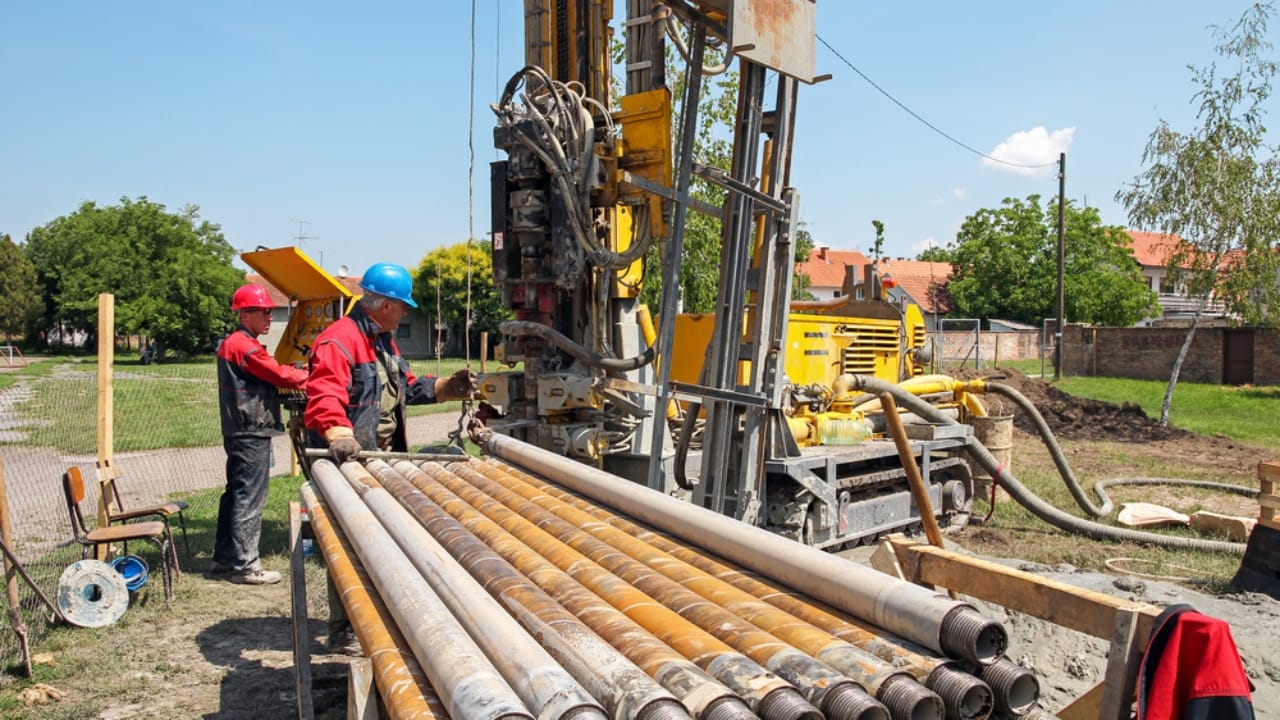Harnessing the Earth: Geothermal Heat Pumps & The New Age of Home Energy - installing geothermal ss734526349