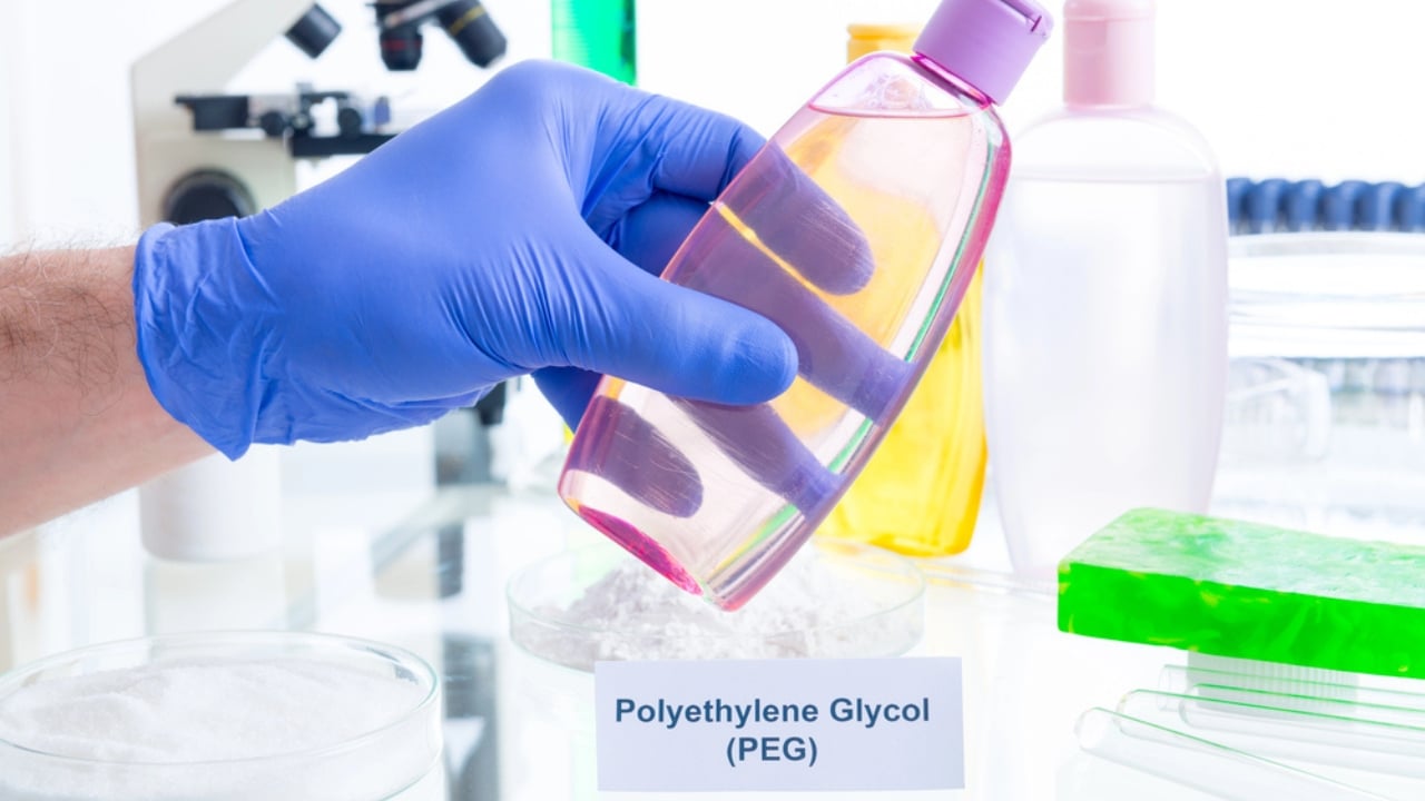 11 Common Shampoo Ingredients Linked to Bald Spots & Thinning Hair - polyethylene glycol dp102208468
