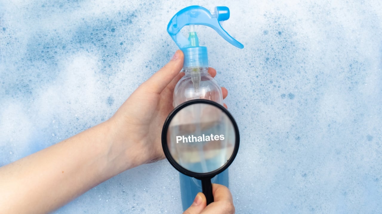 11 Common Shampoo Ingredients Linked to Bald Spots & Thinning Hair - pthalates dp442904862