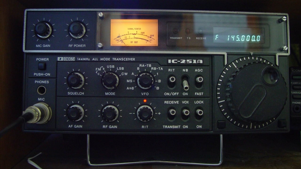 7 Off-Grid Internet Solutions for Staying Connected Anywhere - radio transceiver wc