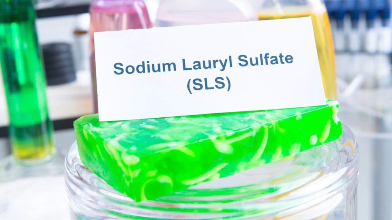 11 Common Shampoo Ingredients Linked to Bald Spots & Thinning Hair - sodium lauryl sulfate dp101964612