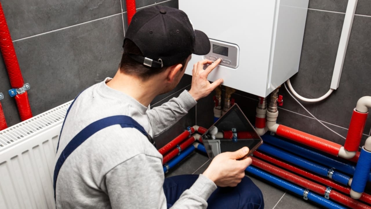 Harnessing the Earth: Geothermal Heat Pumps & The New Age of Home Energy - technician ss2162434271