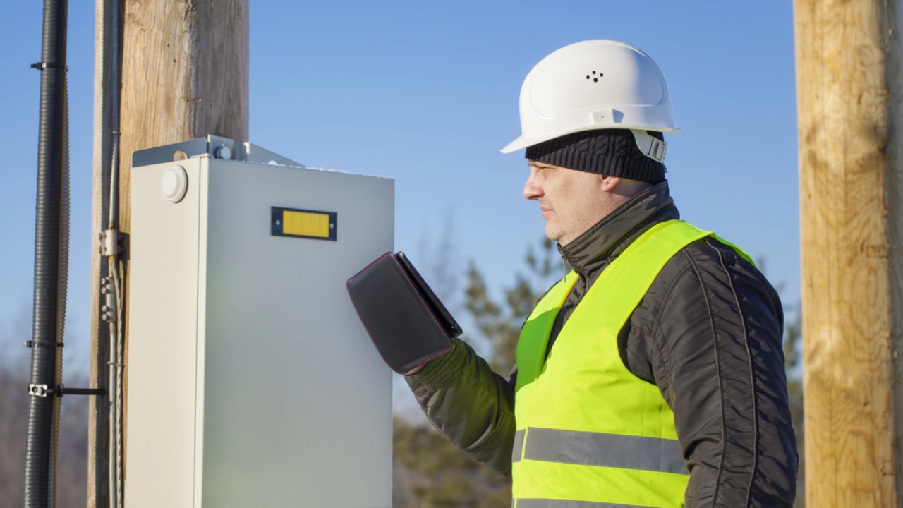 15 Electrician-Approved Ways to Improve Home Safety & Cut Energy Costs - winter electrician dp40020463