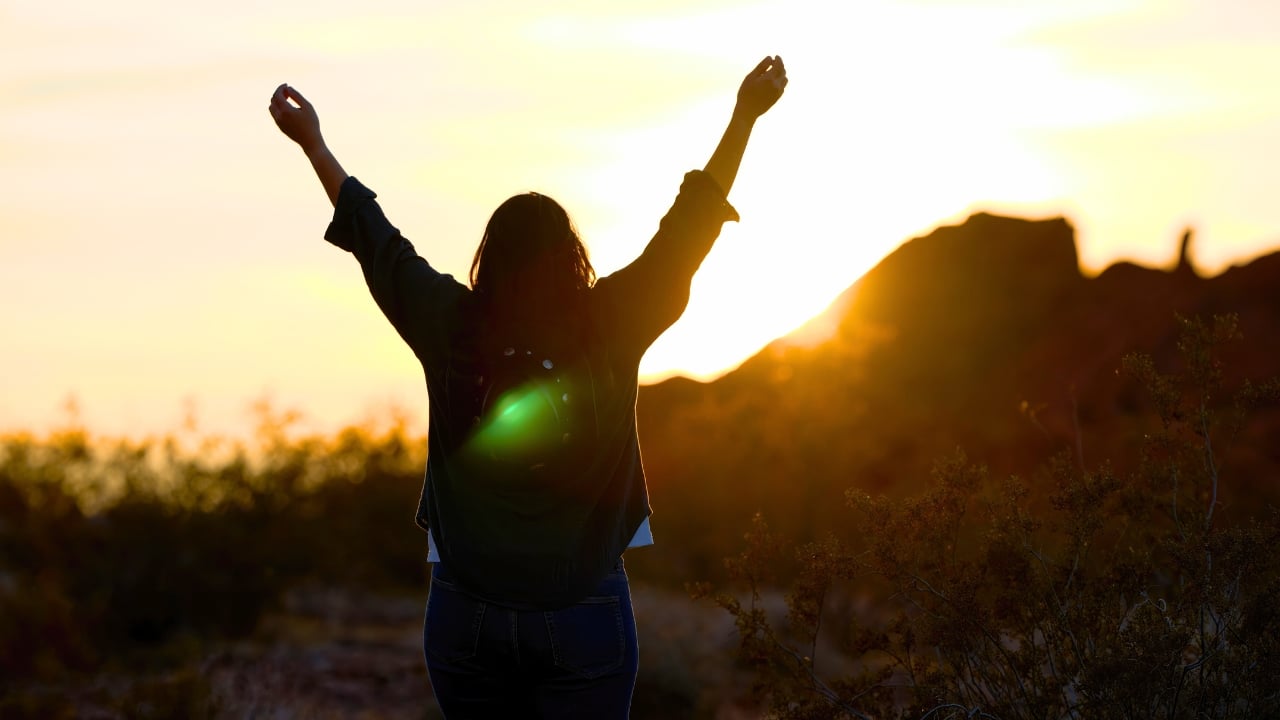 10 Driest States in the U.S. Where Rain is Rare & Sunshine is Plentiful - woman sun ss2397222467