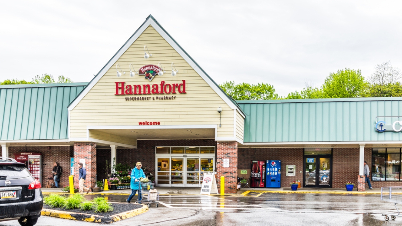 These 21 Grocery Stores Are Taking Too Much from Your Wallet - Hannaford ss700859995 dpdgm