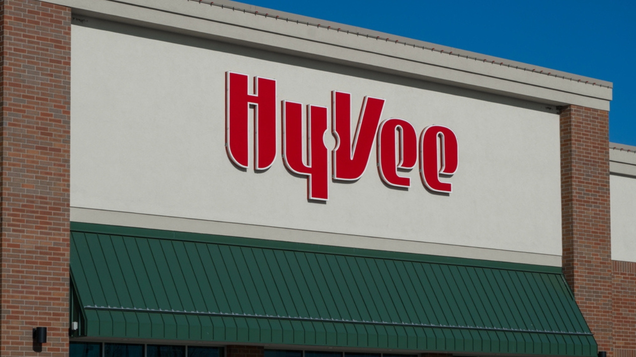 These 21 Grocery Stores Are Taking Too Much from Your Wallet - Hy Vee dp130535938 dnoh
