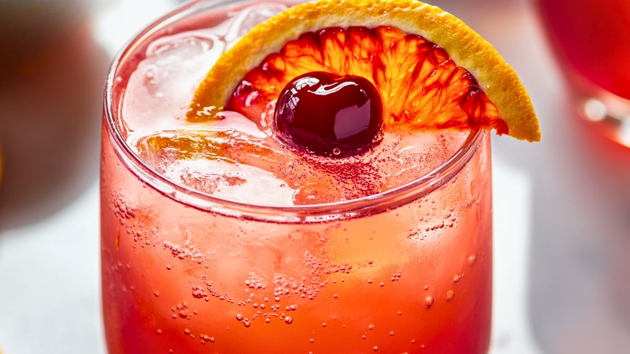 A Simple Blood Orange Mocktail for Any Gathering - Blood Orange Mocktail midia