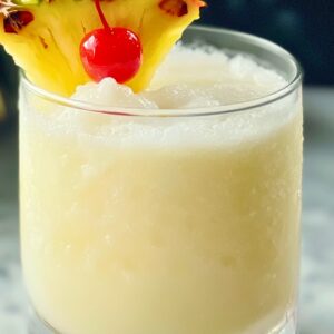 Blend Up This Smooth & Tropical Cauliflower Piña Colada Mocktail - Cauliflower Pina Colada Cocktail midia