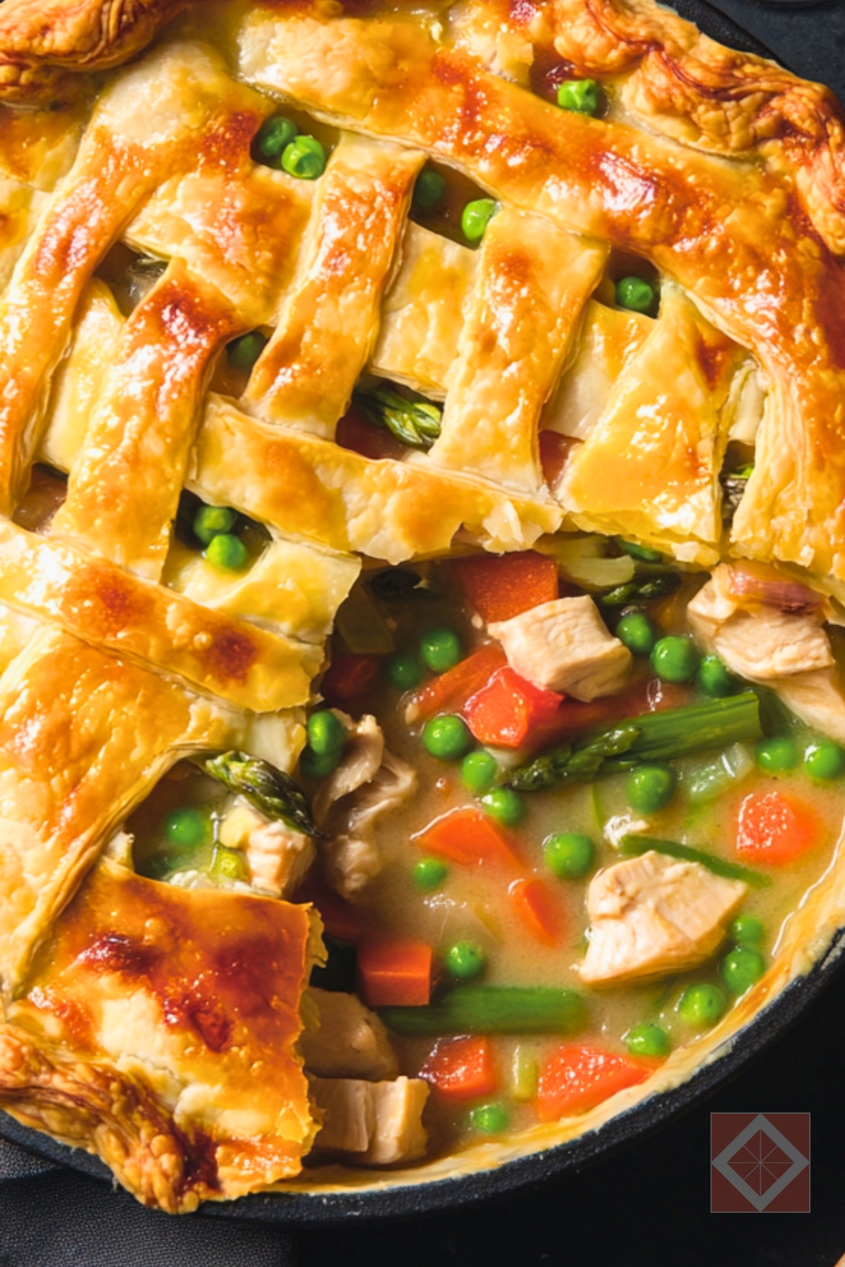 Chicken Pot Pie with Spring Vegetables One-Pot Recipe Made Simple - Chicken Pot Pie with Spring Vegetables pin 1 midia