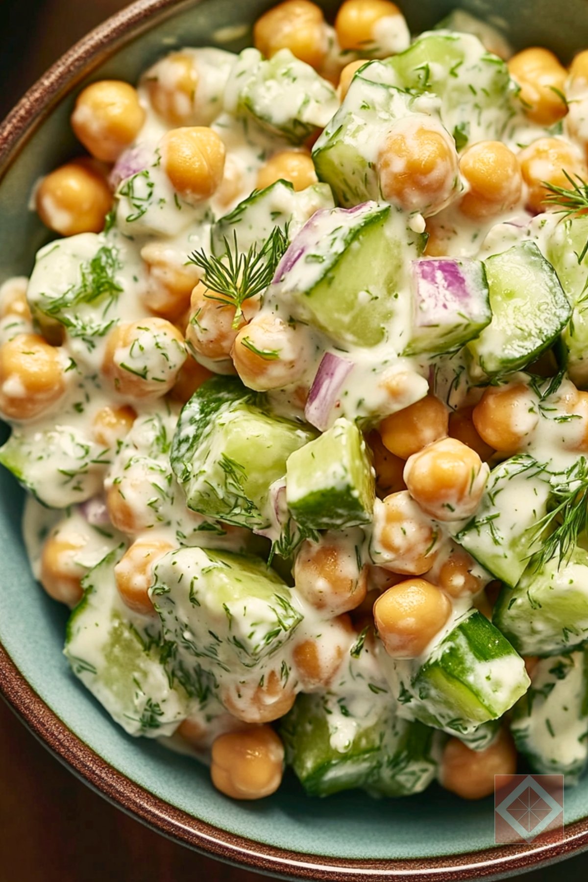 Creamy Chickpea Salad for a Quick Lunch - Chickpea and Cucumber Salad with Creamy Yogurt Dressing pin 1 midia