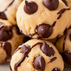 Chewy Cookie Dough Nuggets for Dessert Lovers - Cookie Dough Nuggets midia