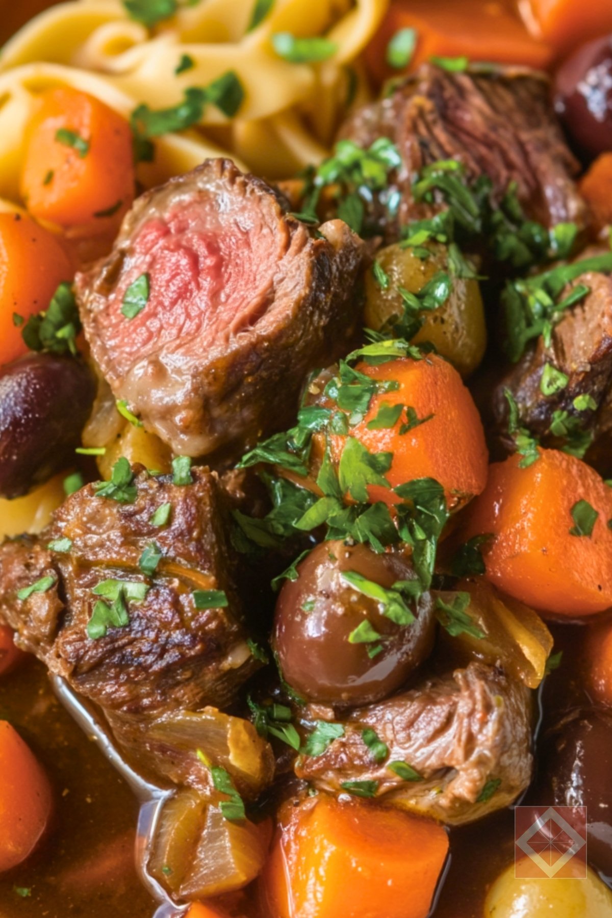 14 Best One-Pot Stews & Chilis to Master in Your Dutch Oven - Daube Provencal pin 1 midia