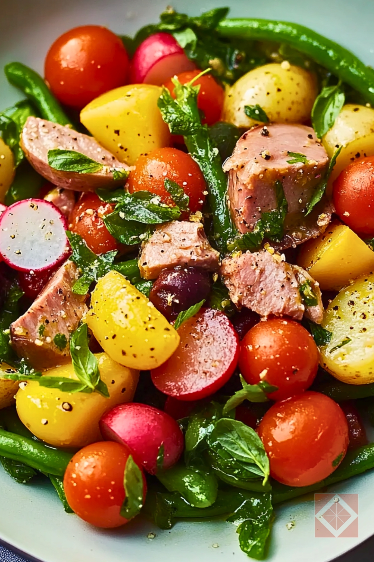 Fresh Niçoise Salad with Herbaceous Dressing: A Must-Try Dish - Fresh Nicoise Salad pin 2 midia